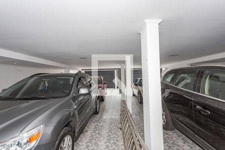 Garagem de casa à venda com 4 quartos, 390m² em Saúde, São Paulo