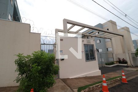Apartamento para alugar com 47m², 2 quartos e sem vagaFachada e portaria