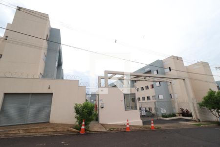 Apartamento para alugar com 47m², 2 quartos e sem vagaFachada e portaria