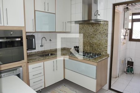 Apartamento à venda com 85m², 3 quartos e 2 vagasCozinha