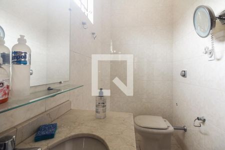 Casa à venda com 330m², 4 quartos e 3 vagasBanheiro Suíte 3