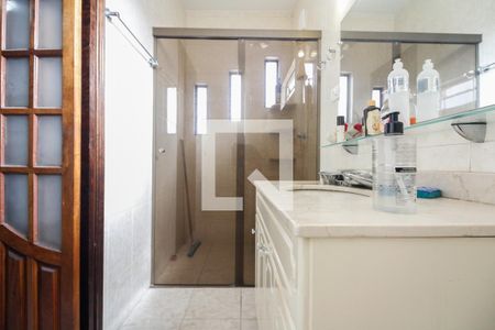 Casa à venda com 330m², 4 quartos e 3 vagasBanheiro Suíte 3