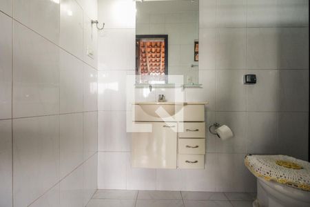 Casa à venda com 330m², 4 quartos e 3 vagasBanheiro de Serviço