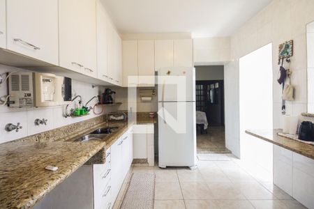 Casa à venda com 330m², 4 quartos e 3 vagasCozinha