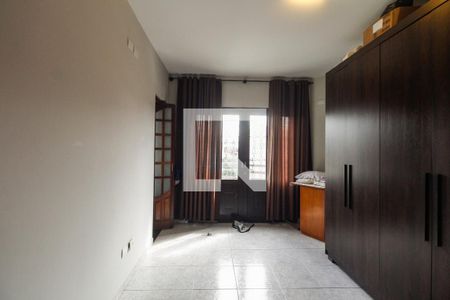 Casa à venda com 330m², 4 quartos e 3 vagasSuíte 2