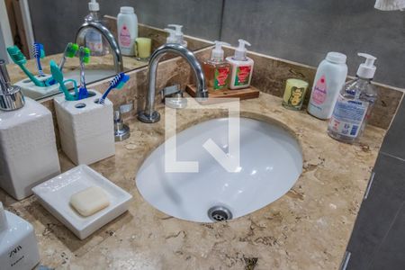 Casa para alugar com 200m², 4 quartos e 3 vagas Casa para alugar com 200m², 4 quartos e 3 vagasBanheiro da Suíte 2