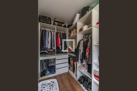 Casa para alugar com 200m², 4 quartos e 3 vagas Casa para alugar com 200m², 4 quartos e 3 vagasSuíte 2