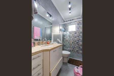 Casa para alugar com 200m², 4 quartos e 3 vagas Casa para alugar com 200m², 4 quartos e 3 vagasBanheiro Social