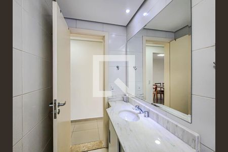 Apartamento para alugar com 213m², 3 quartos e 2 vagas Apartamento para alugar com 213m², 3 quartos e 2 vagasBanheiro