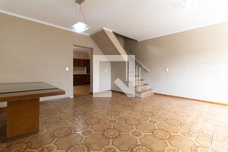 Sala de casa para alugar com 3 quartos, 122m² em Vila Brasilina, São Paulo