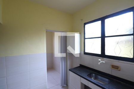 Cozinha de kitnet/studio para alugar com 1 quarto, 30m² em Trindade, São Gonçalo