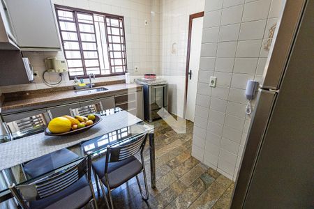 Cozinha de apartamento à venda com 4 quartos, 150m² em Dona Clara, Belo Horizonte