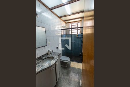 Banheiro de apartamento à venda com 4 quartos, 150m² em Dona Clara, Belo Horizonte