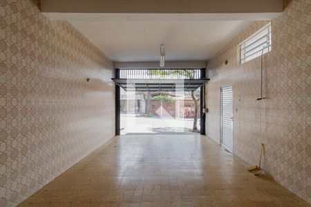 Casa à venda com 500m², 2 quartos e 6 vagas Casa à venda com 500m², 2 quartos e 6 vagasGaragem