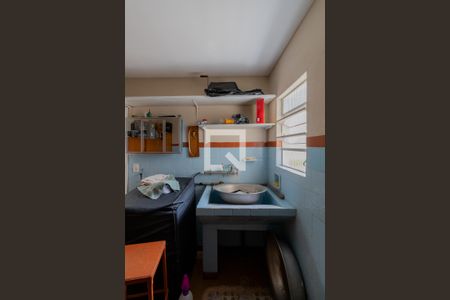 Casa à venda com 500m², 2 quartos e 6 vagas Casa à venda com 500m², 2 quartos e 6 vagasÁrea de Serviço