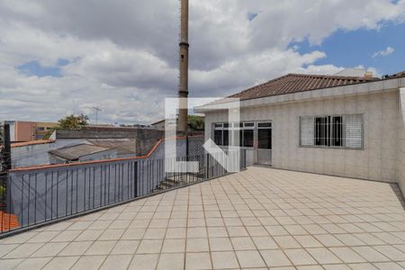Casa à venda com 500m², 2 quartos e 6 vagas Casa à venda com 500m², 2 quartos e 6 vagasVaranda