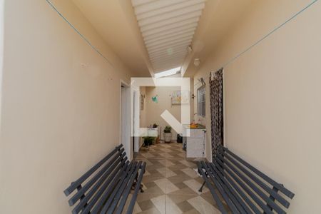 Casa à venda com 500m², 2 quartos e 6 vagas Casa à venda com 500m², 2 quartos e 6 vagasQuintal