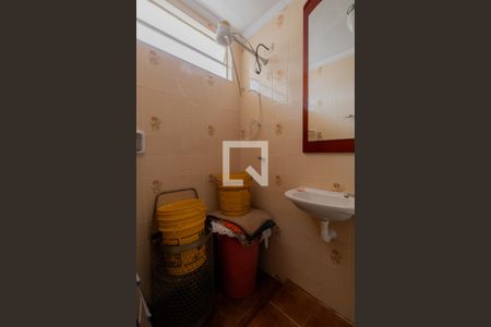 Casa à venda com 500m², 2 quartos e 6 vagas Casa à venda com 500m², 2 quartos e 6 vagasLavabo