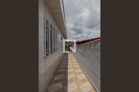 Casa à venda com 500m², 2 quartos e 6 vagas Casa à venda com 500m², 2 quartos e 6 vagasCorredor