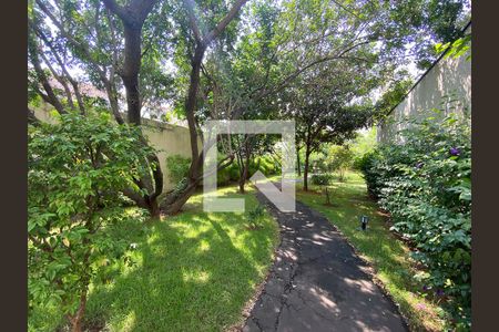 Apartamento para alugar com 64m², 2 quartos e 1 vagaÁrea comum - bosque/caminhada