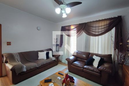 Sala de Estar de casa para alugar com 4 quartos, 169m² em Vila Joaquim Inacio, Campinas
