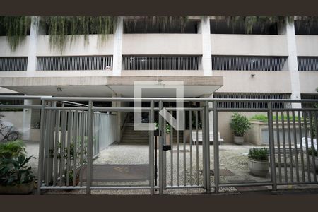 Apartamento para alugar com 95m², 2 quartos e 1 vagaFachada