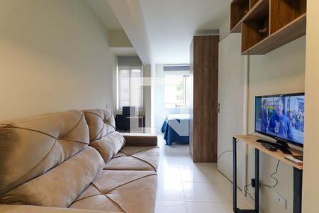 Sala de apartamento para alugar com 1 quarto, 30m² em Cristo Rei, Curitiba