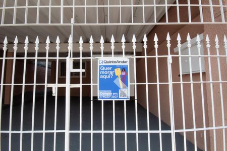 Placa de casa para alugar com 2 quartos, 125m² em Quitaúna, Osasco
