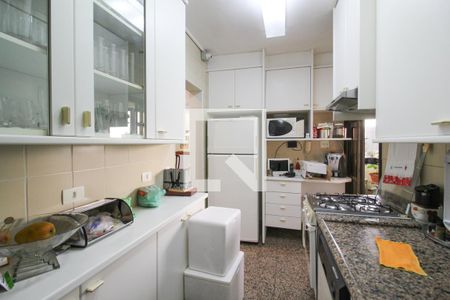 Apartamento à venda com 120m², 3 quartos e 2 vagas Apartamento à venda com 120m², 3 quartos e 2 vagasCozinha