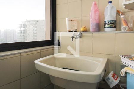 Apartamento à venda com 120m², 3 quartos e 2 vagas Apartamento à venda com 120m², 3 quartos e 2 vagasÁrea de Serviço