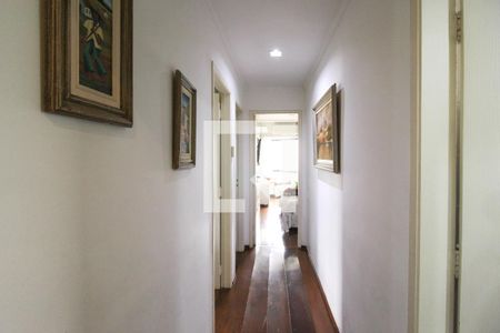 Corredor de apartamento para alugar com 3 quartos, 120m² em Indianópolis, São Paulo