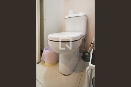 Apartamento à venda com 120m², 3 quartos e 2 vagas Apartamento à venda com 120m², 3 quartos e 2 vagasBanheiro