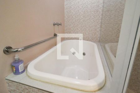 Apartamento à venda com 120m², 3 quartos e 2 vagas Apartamento à venda com 120m², 3 quartos e 2 vagasBanheiro