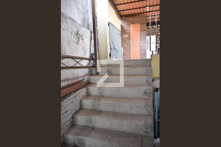 Casa para alugar com 300m², 4 quartos e 3 vagasEscada