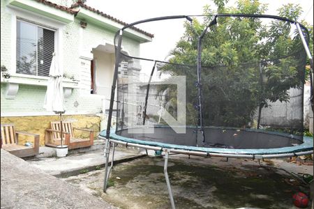 Casa para alugar com 300m², 4 quartos e 3 vagasQuintal