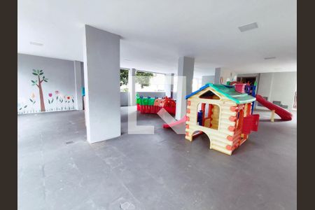 Apartamento à venda com 300m², 4 quartos e 2 vagas Apartamento à venda com 300m², 4 quartos e 2 vagasÁrea comum - Playground