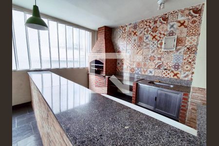 Apartamento à venda com 300m², 4 quartos e 2 vagas Apartamento à venda com 300m², 4 quartos e 2 vagasÁrea comum - Churrasqueira