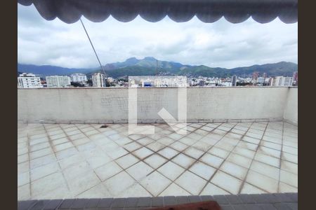 Apartamento à venda com 300m², 4 quartos e 2 vagas Apartamento à venda com 300m², 4 quartos e 2 vagasVista da Suíte