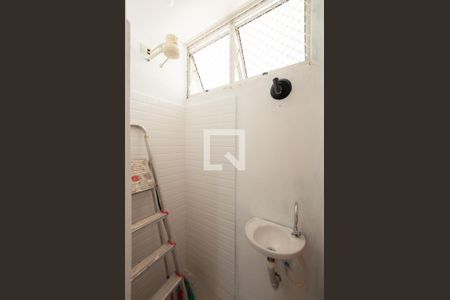 Banheiro de kitnet/studio para alugar com 1 quarto, 30m² em Sumaré, São Paulo