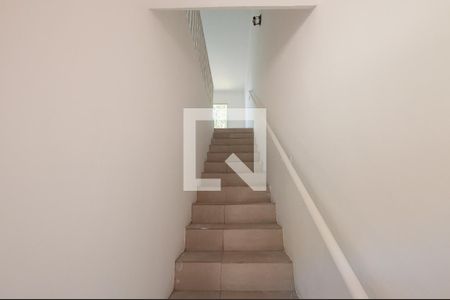 Studio para alugar com 30m², 1 quarto e 1 vagaEscada