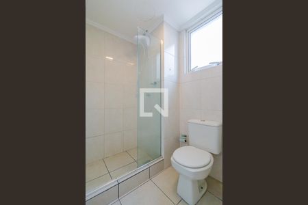 Banheiro de apartamento à venda com 1 quarto, 27m² em Jardim Botânico, Porto Alegre