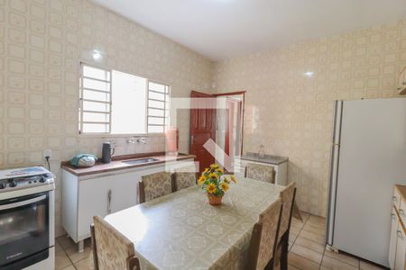 Casa à venda com 200m², 1 quarto e 1 vagaCozinha e Área de Serviço