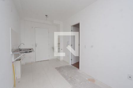 Sala/cozinha  de apartamento à venda com 1 quarto, 28m² em Vila Tolstoi, São Paulo