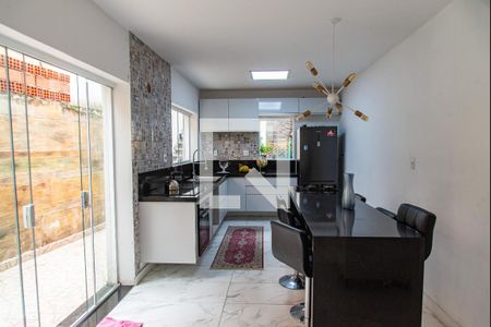 Casa para alugar com 270m², 3 quartos e 2 vagas Casa para alugar com 270m², 3 quartos e 2 vagasCozinha