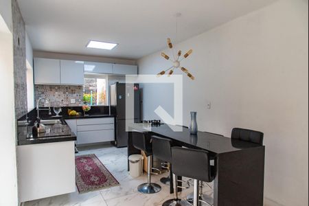 Casa para alugar com 270m², 3 quartos e 2 vagas Casa para alugar com 270m², 3 quartos e 2 vagasCozinha