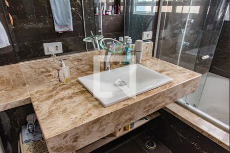 Casa para alugar com 270m², 3 quartos e 2 vagas Casa para alugar com 270m², 3 quartos e 2 vagasBanheiro da suíte 1
