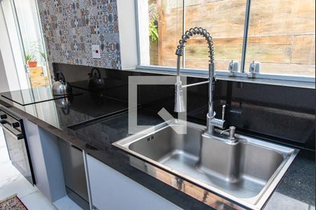 Casa para alugar com 270m², 3 quartos e 2 vagas Casa para alugar com 270m², 3 quartos e 2 vagasCozinha