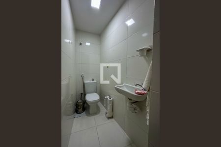 Apartamento à venda com 130m², 3 quartos e 1 vaga Apartamento à venda com 130m², 3 quartos e 1 vagaLavabo Suíte 01