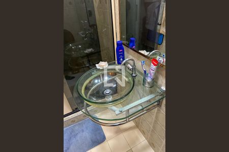 Apartamento à venda com 130m², 3 quartos e 1 vaga Apartamento à venda com 130m², 3 quartos e 1 vagaBanheiro Suíte 02