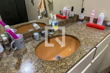 Apartamento à venda com 130m², 3 quartos e 1 vaga Apartamento à venda com 130m², 3 quartos e 1 vagaBanheiro Social